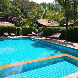 Rezort Baan Suan Rim Klong, Ko Lanta
